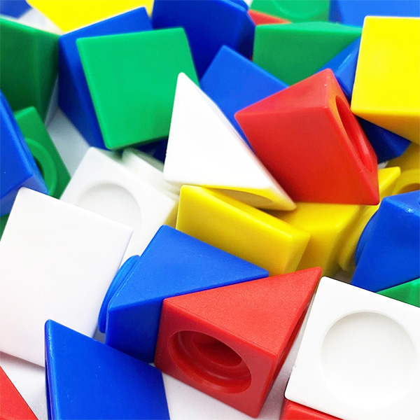 50 Pcs 2cm of Isosceles triangles Math Link Cubes