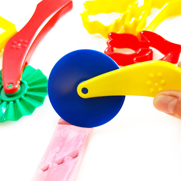12 Pcs Plastic Dough Tool Set