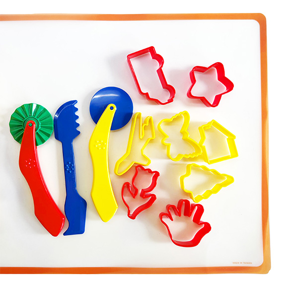 12 Pcs Plastic Dough Tool Set