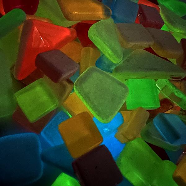 Glow-in-the-Dark Glass Mosaic Mix – 9-24mm Fluorescent Bulk for Resin & Decor | PLOMA