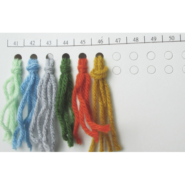 28g 100% Acrylic Super Bulky Yarn